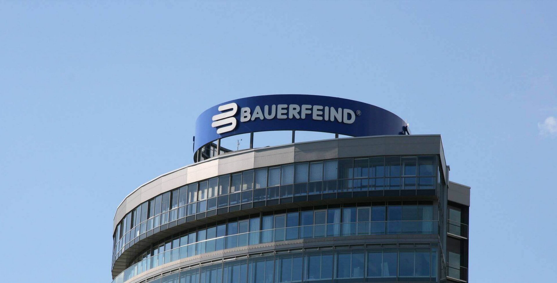 Das Dach des Bauerfeind Towers am Hauptsitz im thüringischen Zeulenroda.